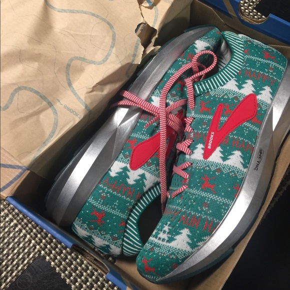 brooks xmas shoes